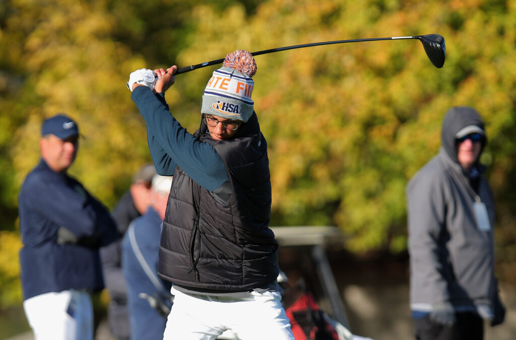 Quincy Notre Dame's Beau Eftink tees off at the start of the IHSA Class 2A Golf State Finals at Weibring Golf Course in Normal, IL, on October 7, 2022. (Photo: PhotoNews Media/Clark Brooks)