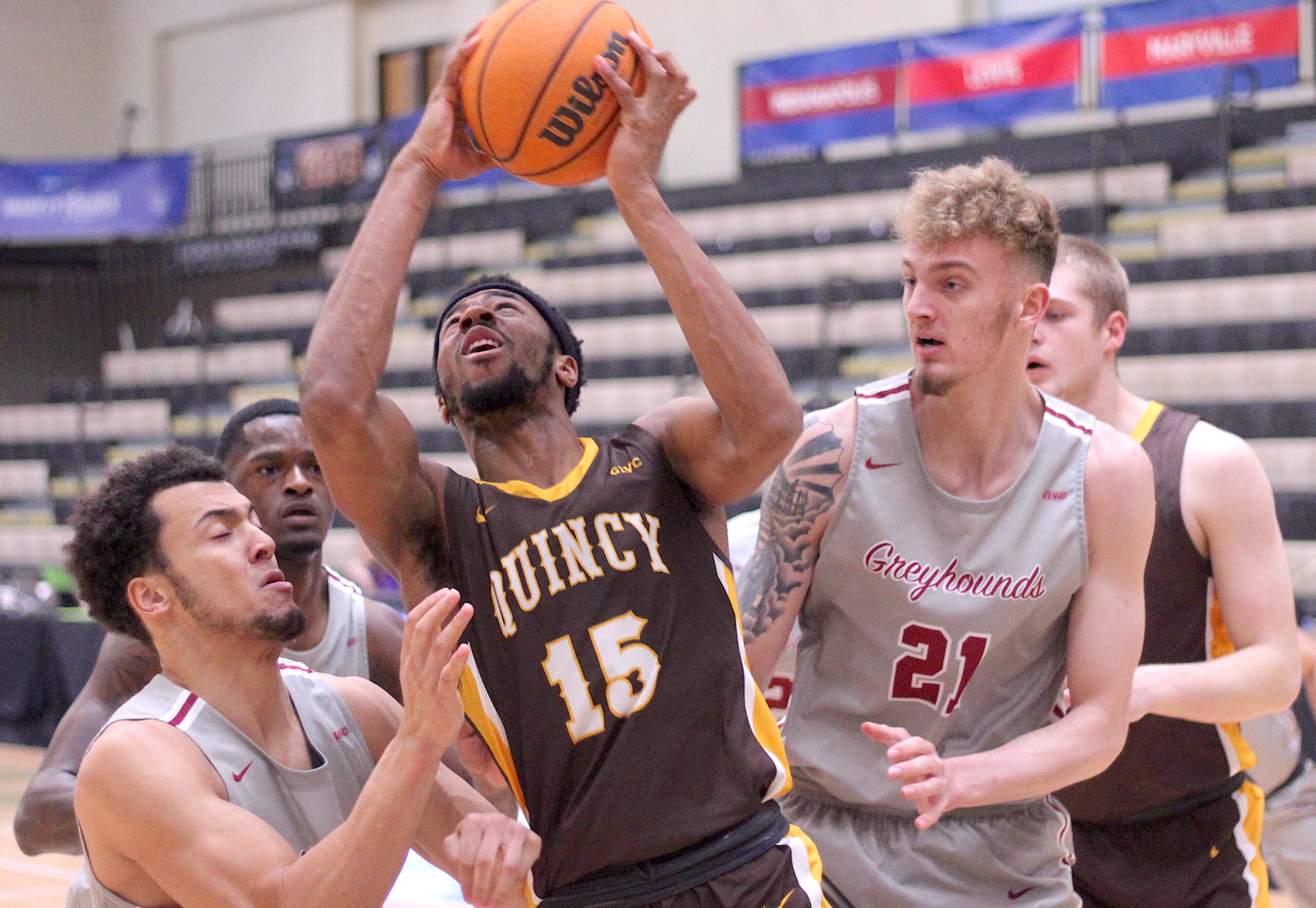 We've got some dogs, man': QU men take top-seeded Indianapolis