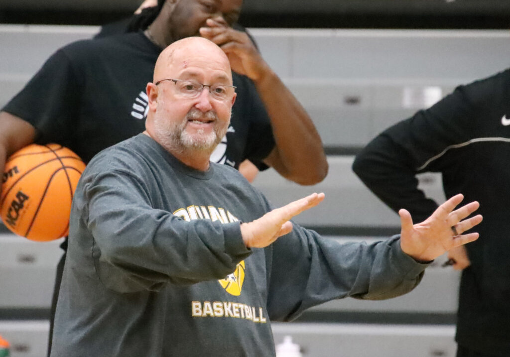 Men's Basketball - Quincy University Athletics