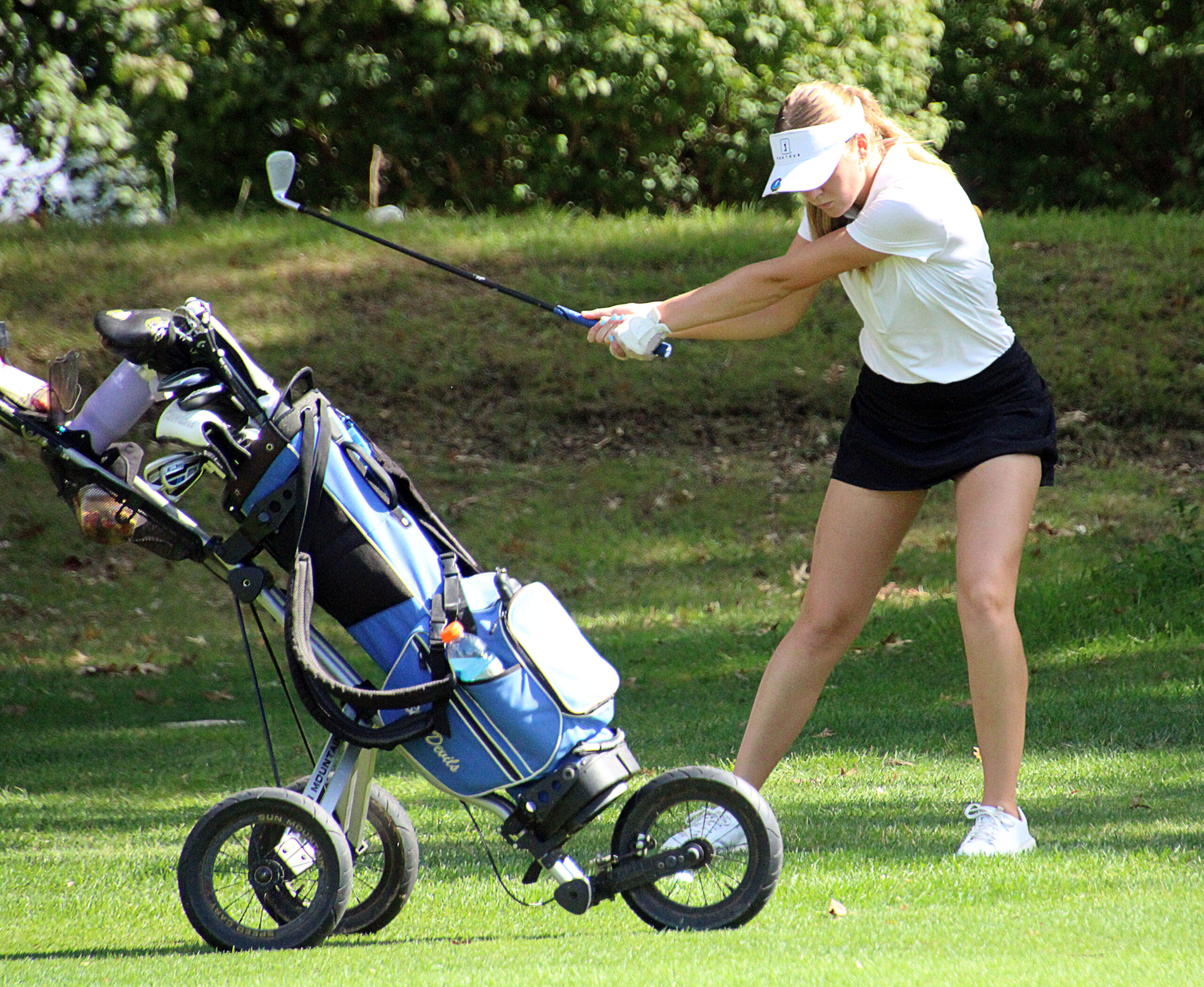 Photo gallery: Moline wins WB6 girls golf crown after solid effort at Westview Golf Course – Muddy River Sports