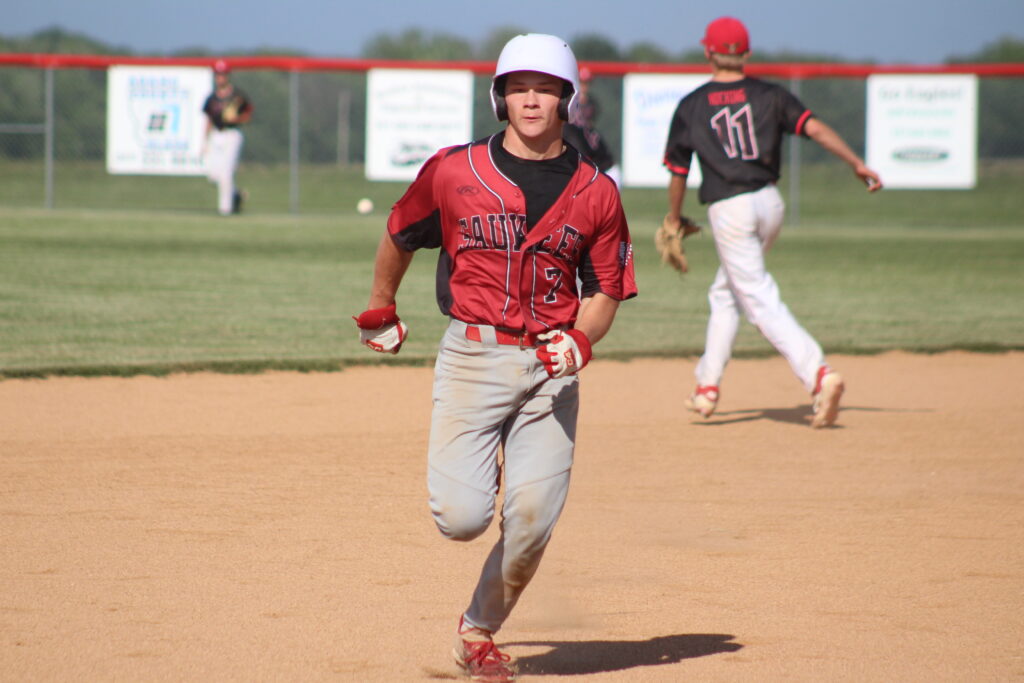 16IMG_3677 (Luke Saxe legging out a triple)